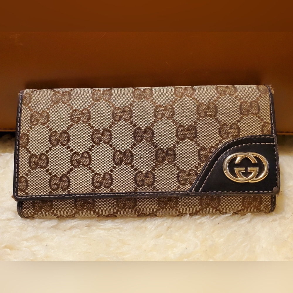 GUCCI Vintage Canvas Monogram GG Wallet